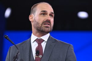 Eduardo Bolsonaro pode pegar até 4 anos por coação à Justiça no STF