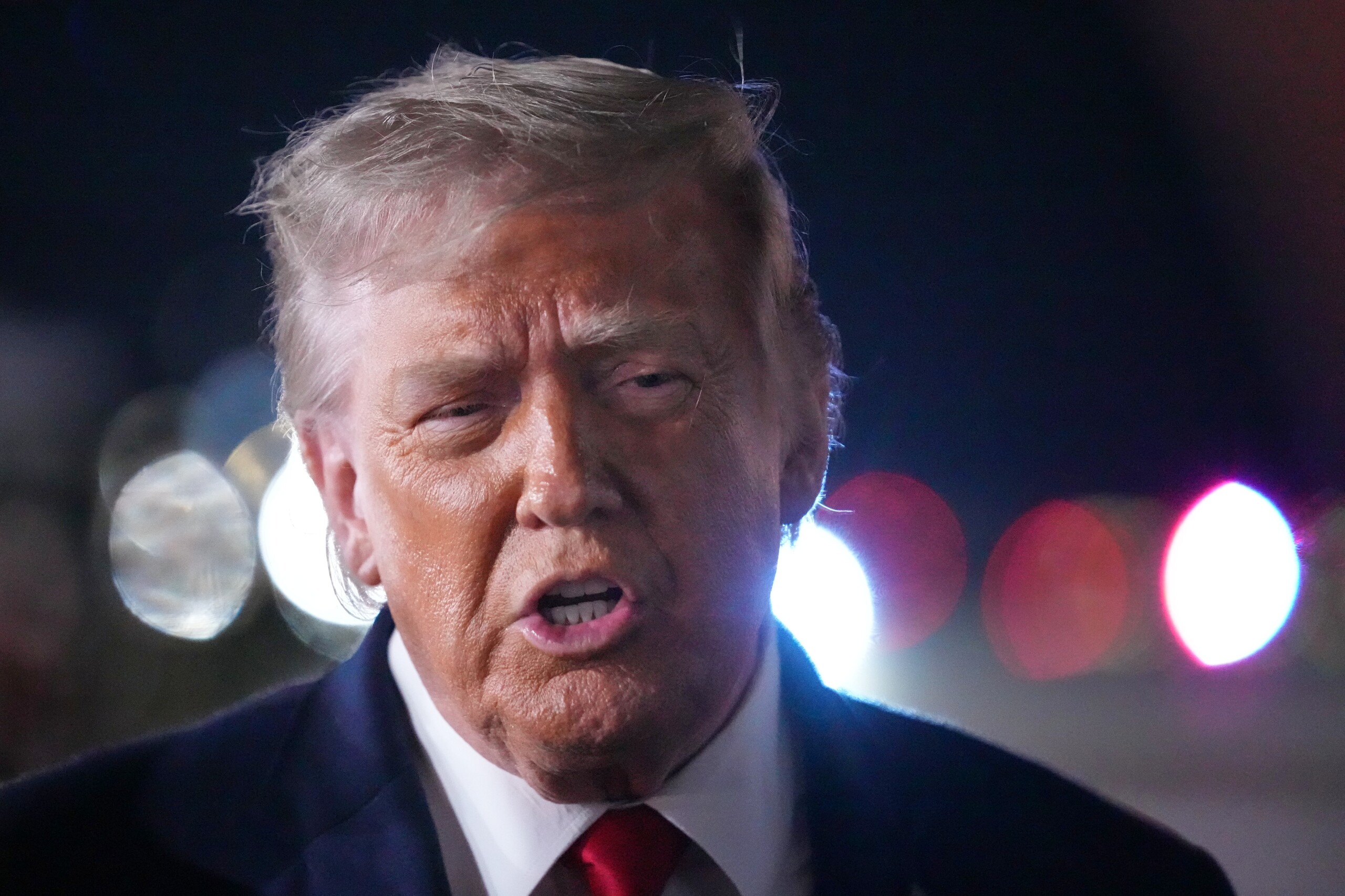 Trump compartilha reportagem que deslegitima urnas brasileiras em escalada de ataques a Lula