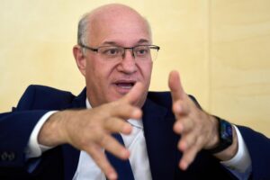 Goldfajn leva terras raras ao Vaticano em conversa com Papa Leão XIV