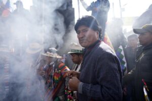 Evo Morales suspende últimos bloqueios na Bolívia e diz que não é rendição