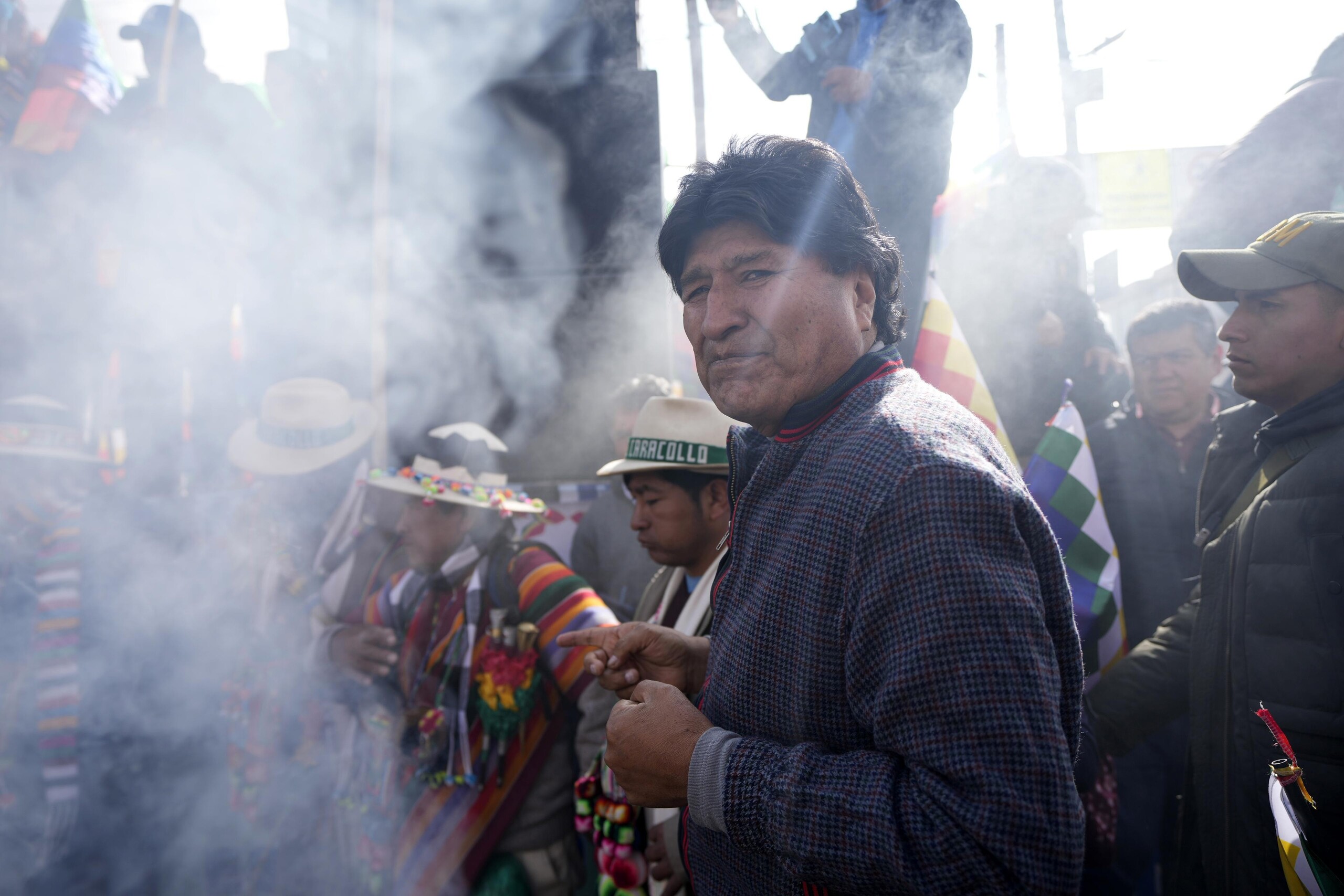 Evo Morales suspende últimos bloqueios na Bolívia e diz que não é rendição