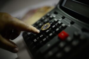 Governo lança edital para renegociar R$ 12,4 bi em dívidas de MEIs com desconto de até 70%