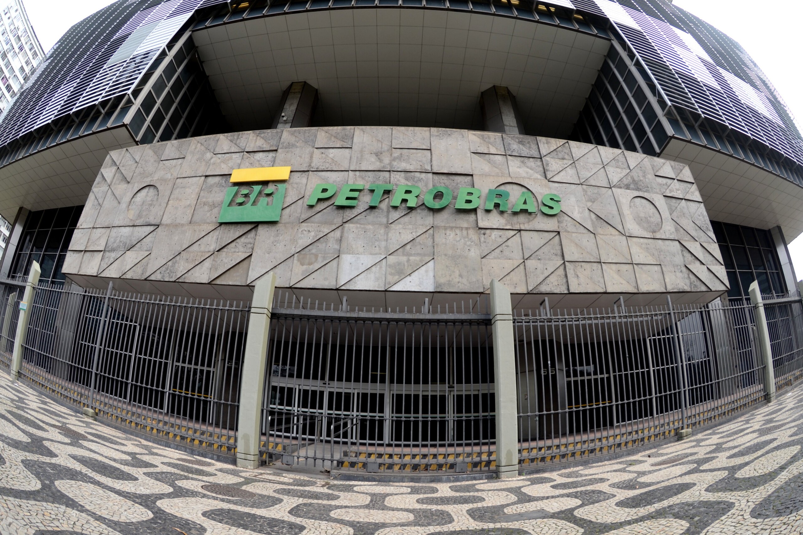 Petrobras fecha acordo por 50% de Itaimbezinho no pré-sal