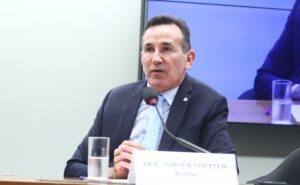 Relator quer elevar limite do MEI para R$ 140 mil por ano na Câmara