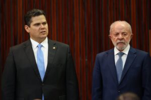 Alcolumbre põe vetos de Lula em votação e reabre disputa ambiental