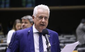 Câmara aprova projeto que permite produto nacional 30% mais caro em licitação
