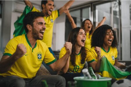 Copa do Mundo aquece vagas temporárias e pressiona escalas das empresas
