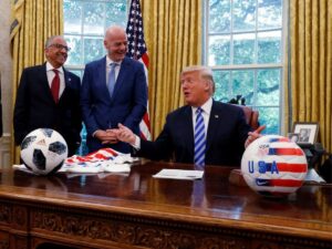 Trump liga para seleção dos EUA antes da estreia na Copa 2026 e fica fora do estádio