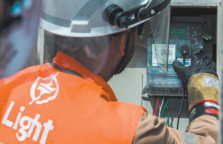 Light capta R$ 1,24 bilhão e leva oferta de ações à fase de sobras