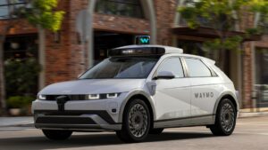 Waymo recolhe 3.871 robotáxis após falha em zonas de obras nos EUA