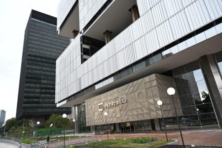 Petrobras eleva JCP para R$ 0,3335 por ação e paga em 22 de junho