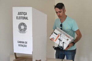 Minirreforma eleitoral avança com multas em 15 anos para 2026