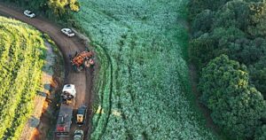 Acidente derrama 2,5 mil litros de herbicidas em curso d’água do RS