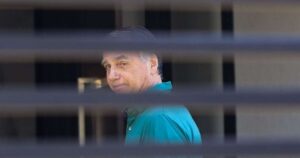 Moraes autoriza entrada de prestador na casa de Bolsonaro por 3 dias
