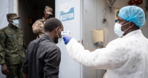 Congo registra 71 casos de Ebola em 24h e amplia alerta em Uganda