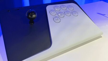 Sony lança arcade stick FlexStrike no Brasil por R$ 1.449,90
