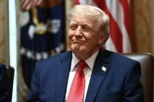 Trump estuda participação do governo dos EUA em empresas de IA