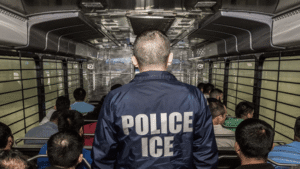 Juiz em Rhode Island derruba restrições migratórias de Trump