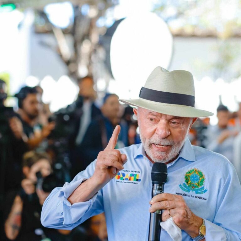 Tarifaço de Trump põe Pix no centro da disputa Lula x Flávio