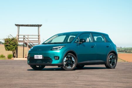 GAC lança Aion UT por R$ 139.990 e mira o BYD Dolphin