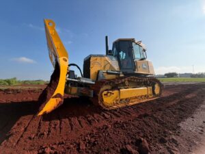 Prefeitura de Piracicaba recebe novo trator para compactação de resíduos e ampliação do aterro sanitário