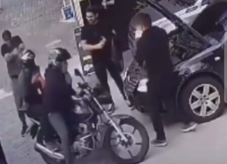 Policial reage a falso assalto e mata um dos envolvidos em brincadeira de mau gosto