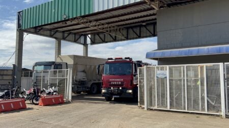 Microexplosão em caminhão fere operador de 50 anos na região de Piracicaba