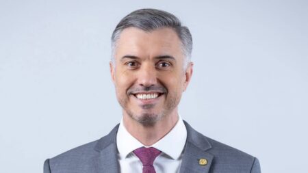 Marchese, o mais jovem a comandar Crea-SP e Confea, bate recorde de 84,8 mil votos e é reeleito para mais três anos