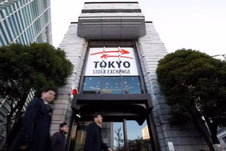 Estrangeiros compram US$ 60 bi em ações japonesas no 1º semestre