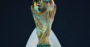 Louis Vuitton apresenta baú que levará taça da Copa na final de 2026
