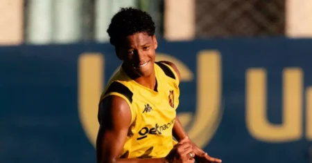 Zé Lucas entra no BID e fica à disposição do Cruzeiro