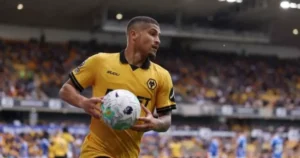 Aston Villa acerta contratação de João Gomes por até €45 milhões