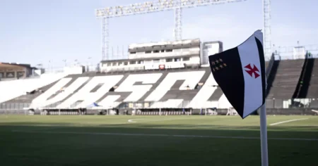 Pedro Emanuel estreia com derrota no Vasco e admite falta de reação do time