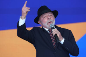 Lula escolhe São Bernardo para largada da reeleição e mira São Paulo