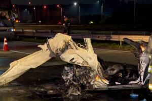 Três pessoas morrem carbonizadas em colisão traseira na Rodovia Castello Branco