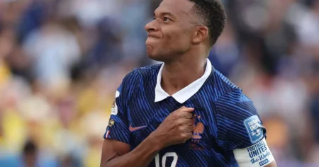 Globo não transmitirá semifinal da Copa pela primeira vez desde 1970; CazéTV exibe França x Espanha