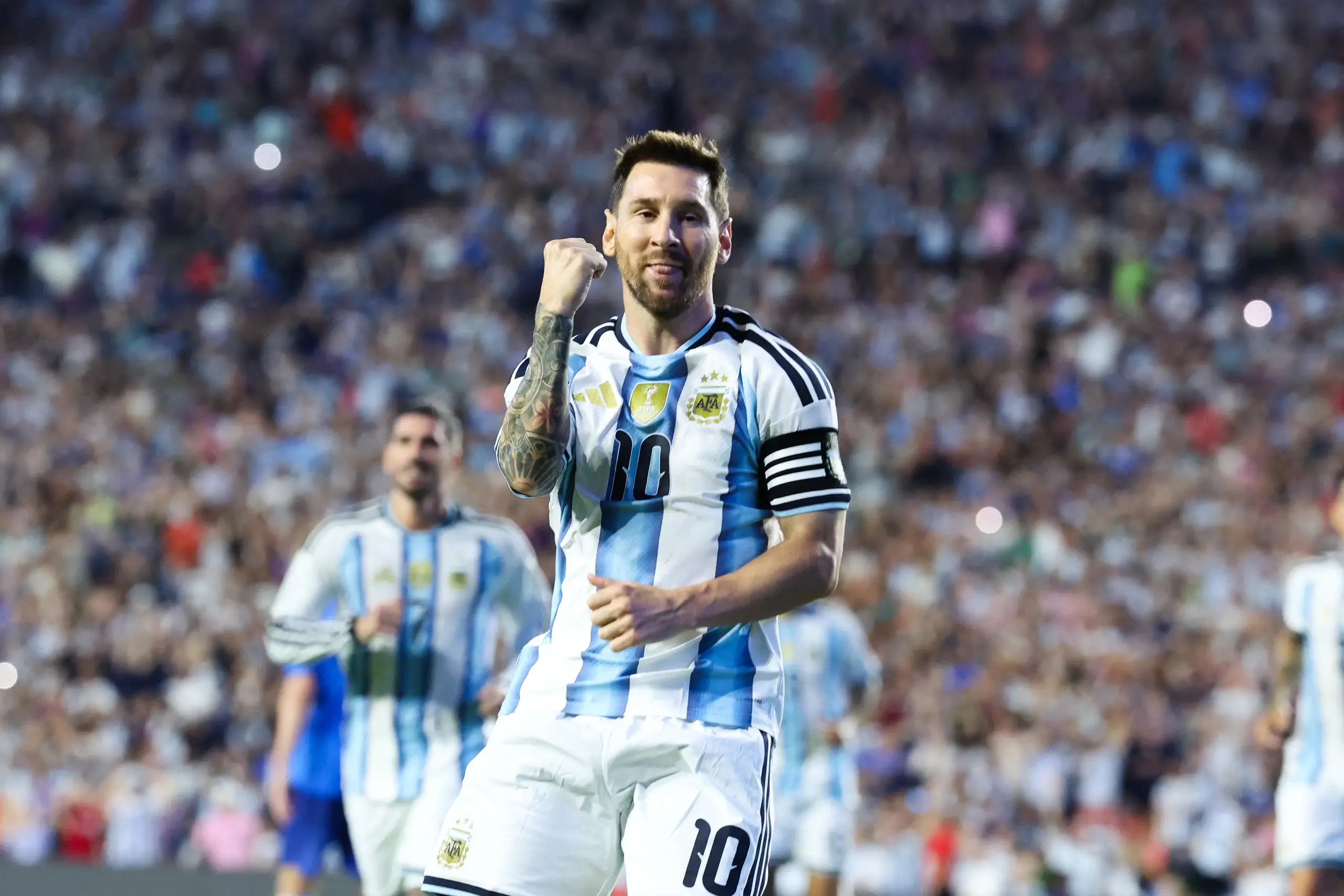Argentina chega à fase decisiva da Copa com Messi preservado e elenco em alta