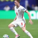 Manchester City contrata Elliot Anderson e quebra recorde britânico no mercado