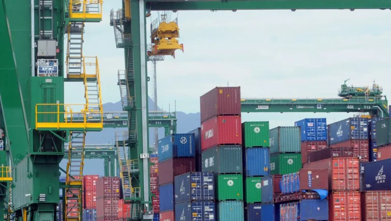 Extrativa puxa superávit comercial de US$ 2,27 bi no início de julho