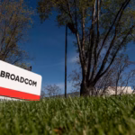 Diretor jurídico da Broadcom vende US$ 19,5 milhões em ações após acordo com Apple