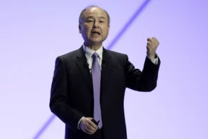 SoftBank prevê US$ 5 tri por ano em IA até 2040 e rejeita bolha