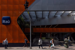 Itaú vence licitação e paga R$ 2,2 bi pela folha de Minas Gerais