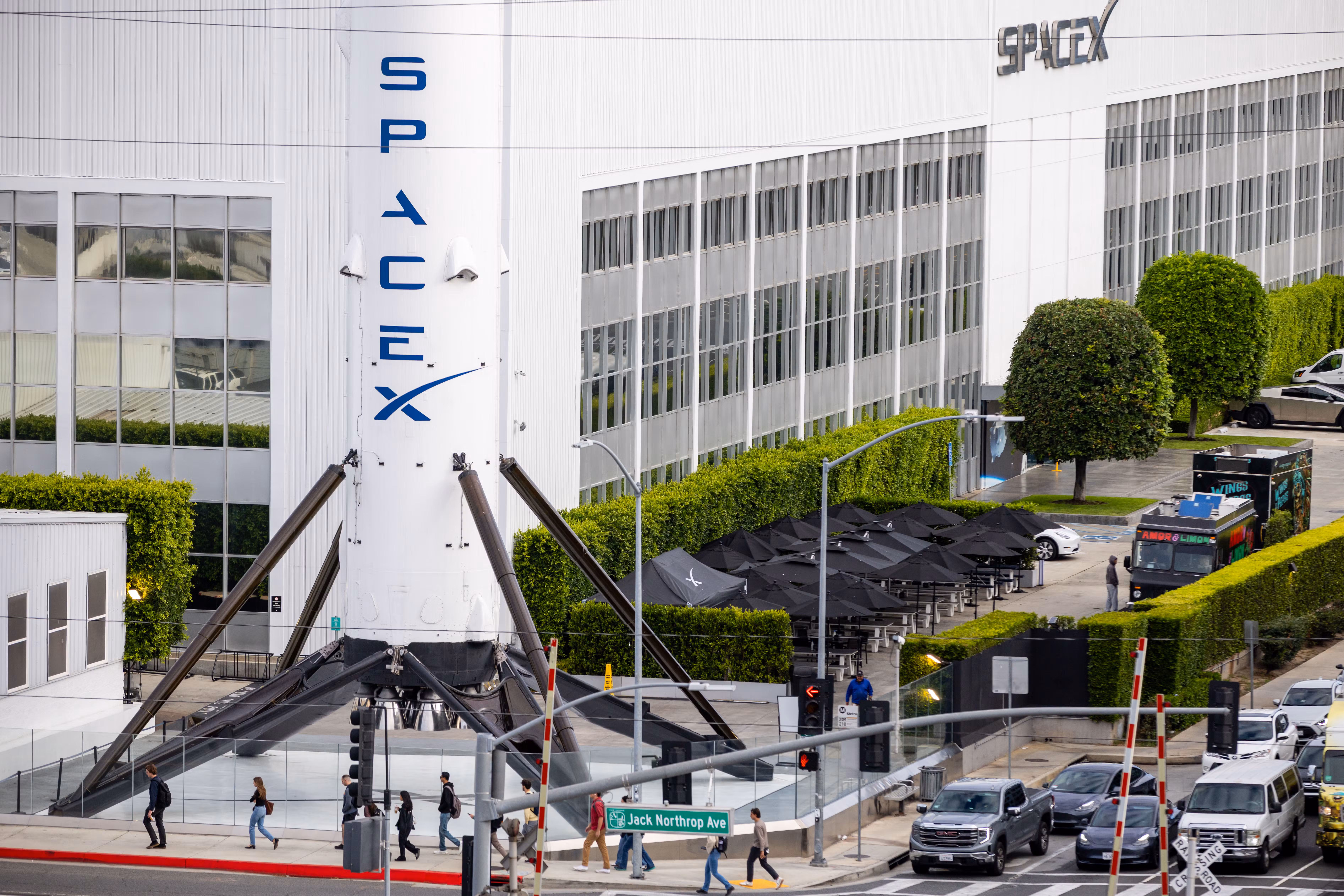 SpaceX entra no Nasdaq 100 e pode atrair US$ 4 bi de fundos passivos