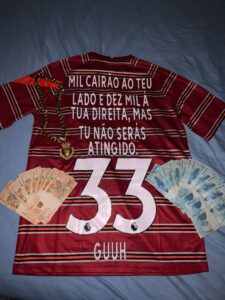 Camisa de Vozinha supera Neuer e Alisson em leilão recorde de R$ 65,5 mil