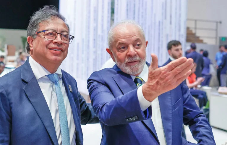 Petro promete transição pacífica a Lula após contestar eleição na Colômbia