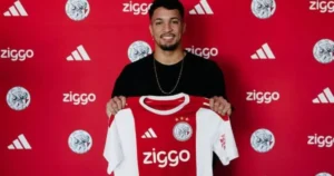 Ajax anuncia Marcos Leonardo, ex-Santos, por R$ 117 milhões