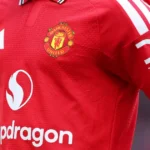 Manchester United anuncia Andrey Santos, ex-Vasco, por R$ 329 milhões