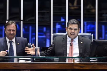 Alcolumbre cancela sessão do Congresso sobre vetos de Lula