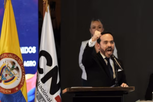 Espriella paralisa transição na Colômbia após Petro contestar eleição