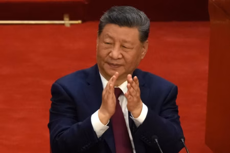 Xi Jinping cobra adaptação do Partido Comunista da China em aniversário